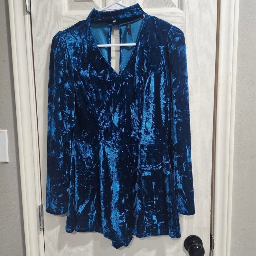 Blue velvet romper with cutout‎ back small
